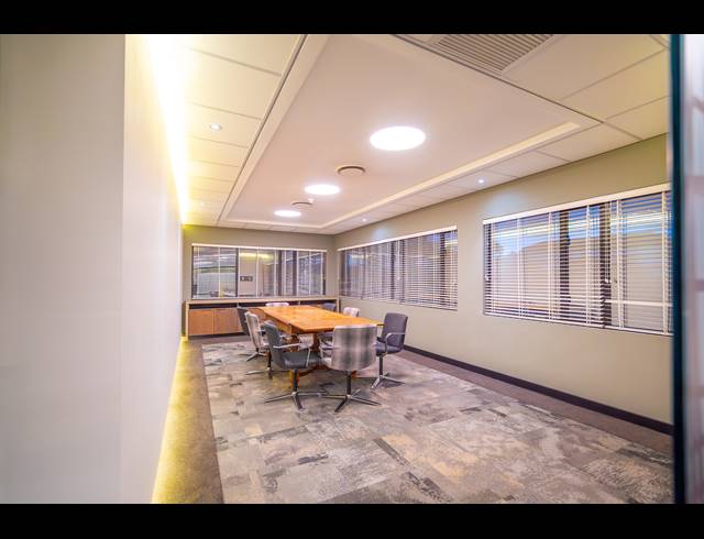 1,135M² OFFICE FOR SALE IN PARKTOWN